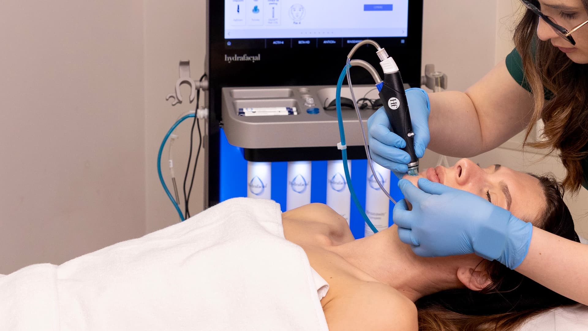 HydraFacial Syndeo